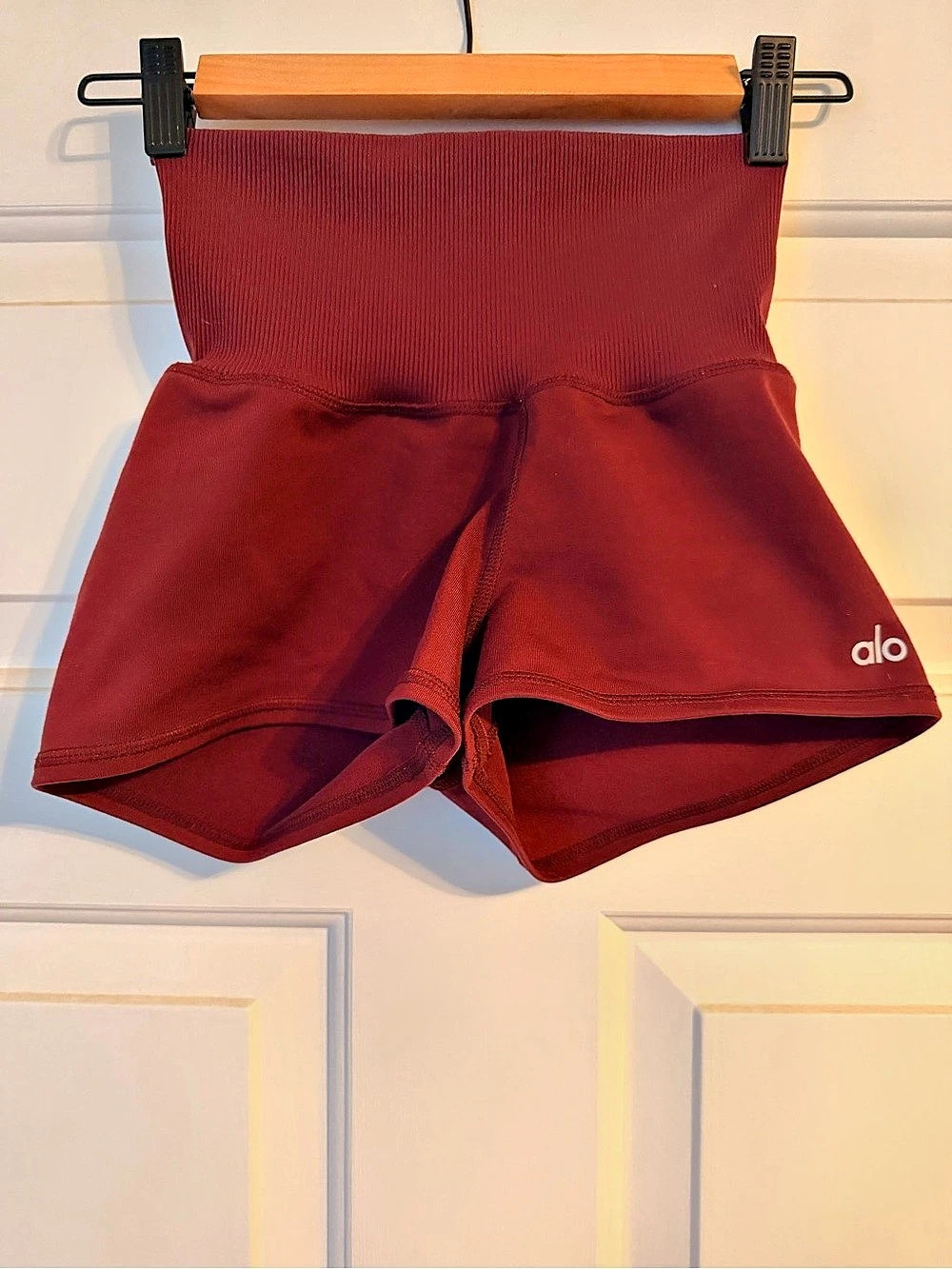 Alo Aura Short Athletic Shorts in Burgundy